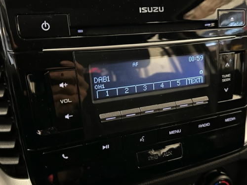 Isuzu D-Max DUAL CAB TFS CREW N60 BB 4X4 M/T